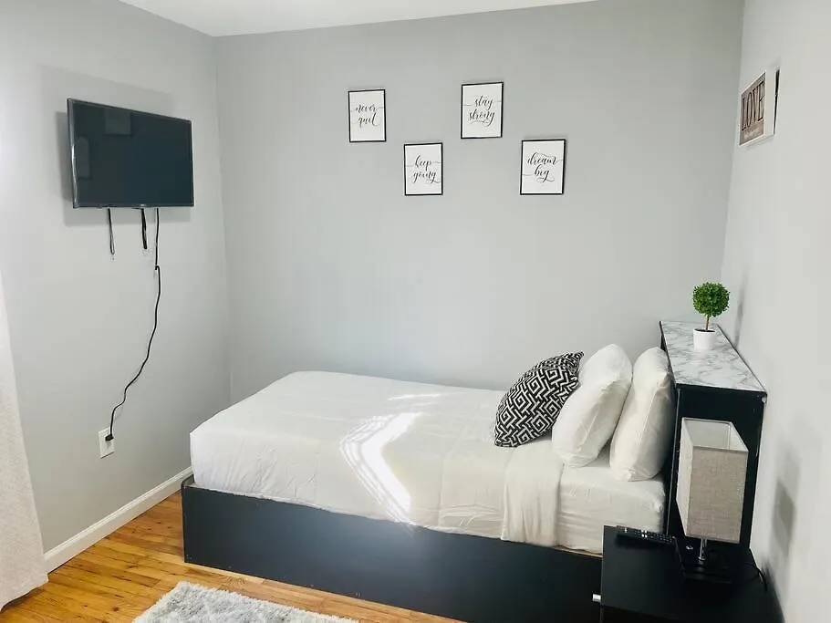 Vee'S Nest- Cozy 3 Bedroom With Parking New York 0*,